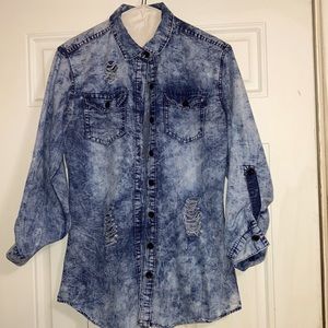 Dazl Woman’s Distressed Shirt Size Large